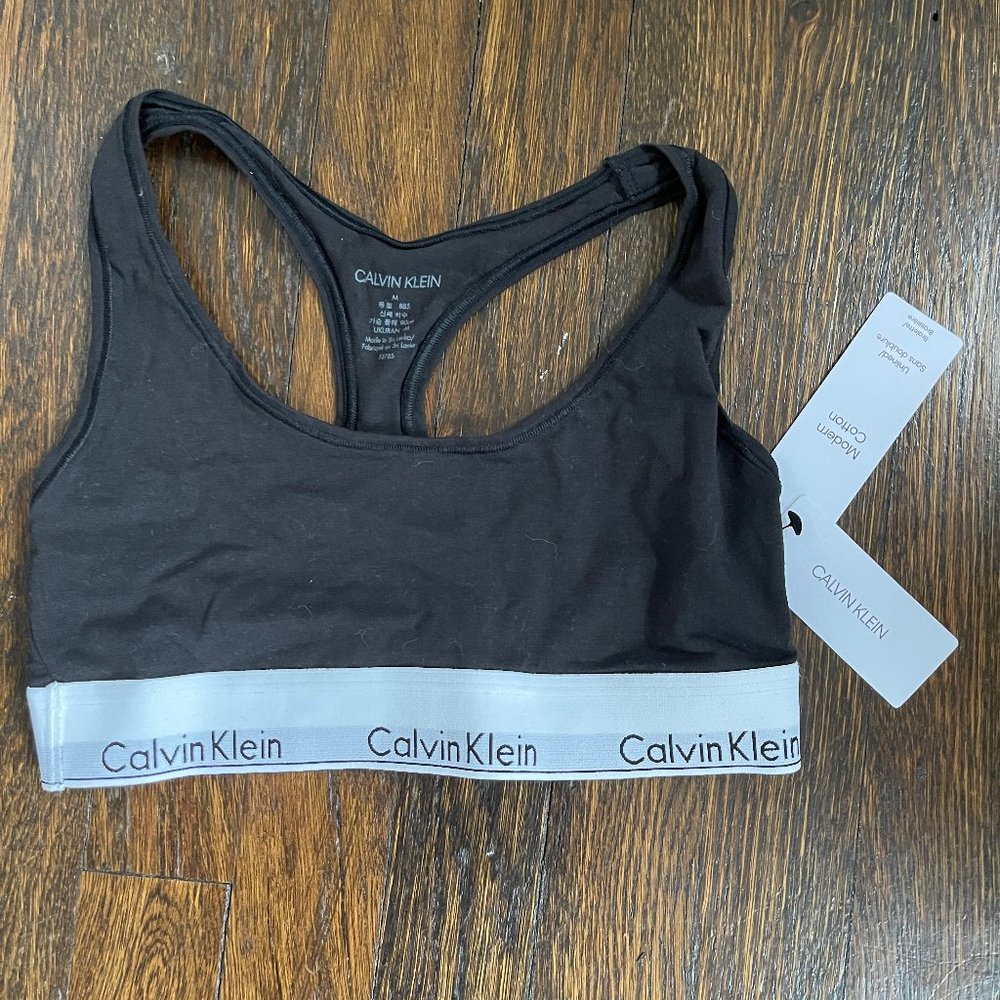 Calvin Klein Women's Sport Bra - New With Tag - Black, Medium